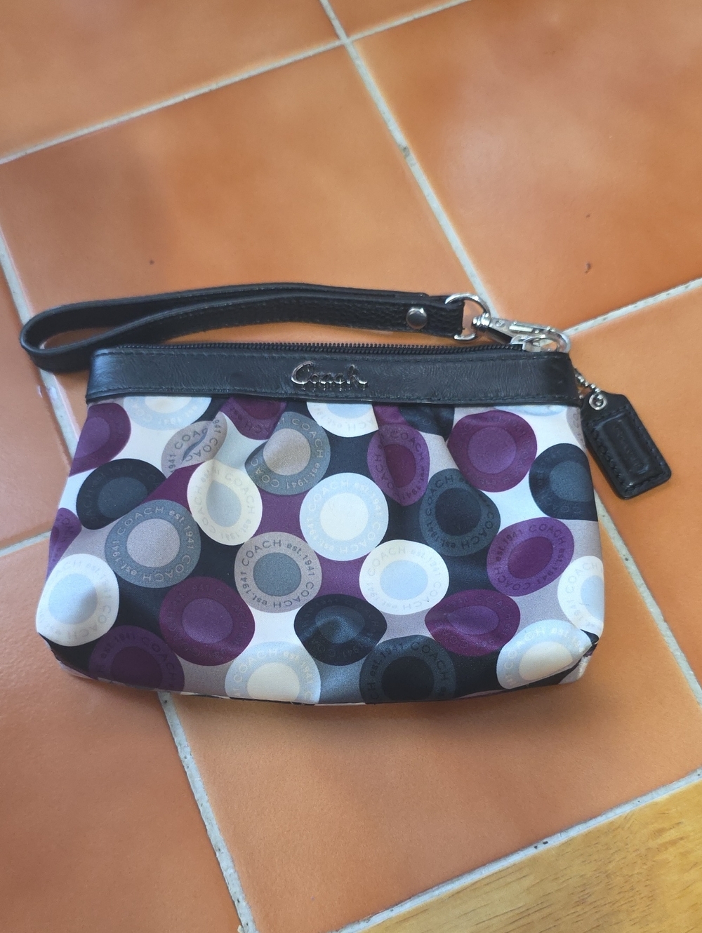 COACH MADISON ABSTRACT SNAPHEAD SATIN WRISLET GREAT USED CONDITION